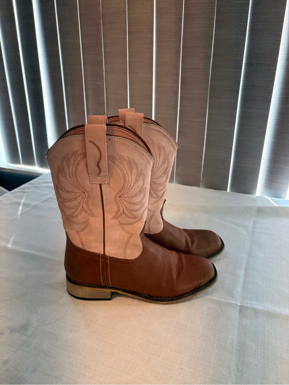 Rollda Kids Western Cowboy Boots Size 5 Brown & Pink Embroidered - Picture 2 of 7